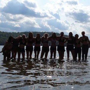 Meet your Posher, Aine